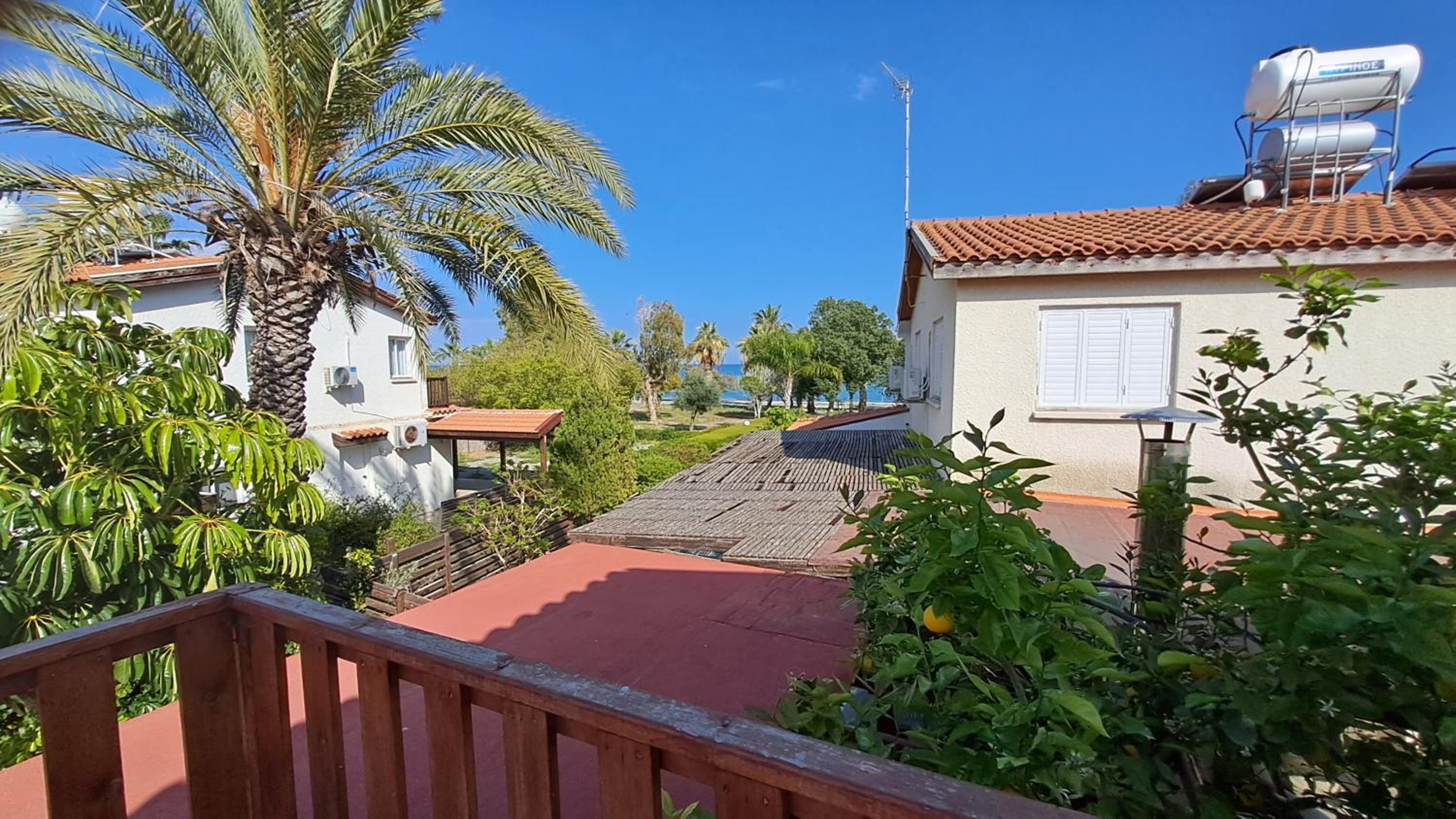 Comfortable 2BR Seaside House & Free Parking
