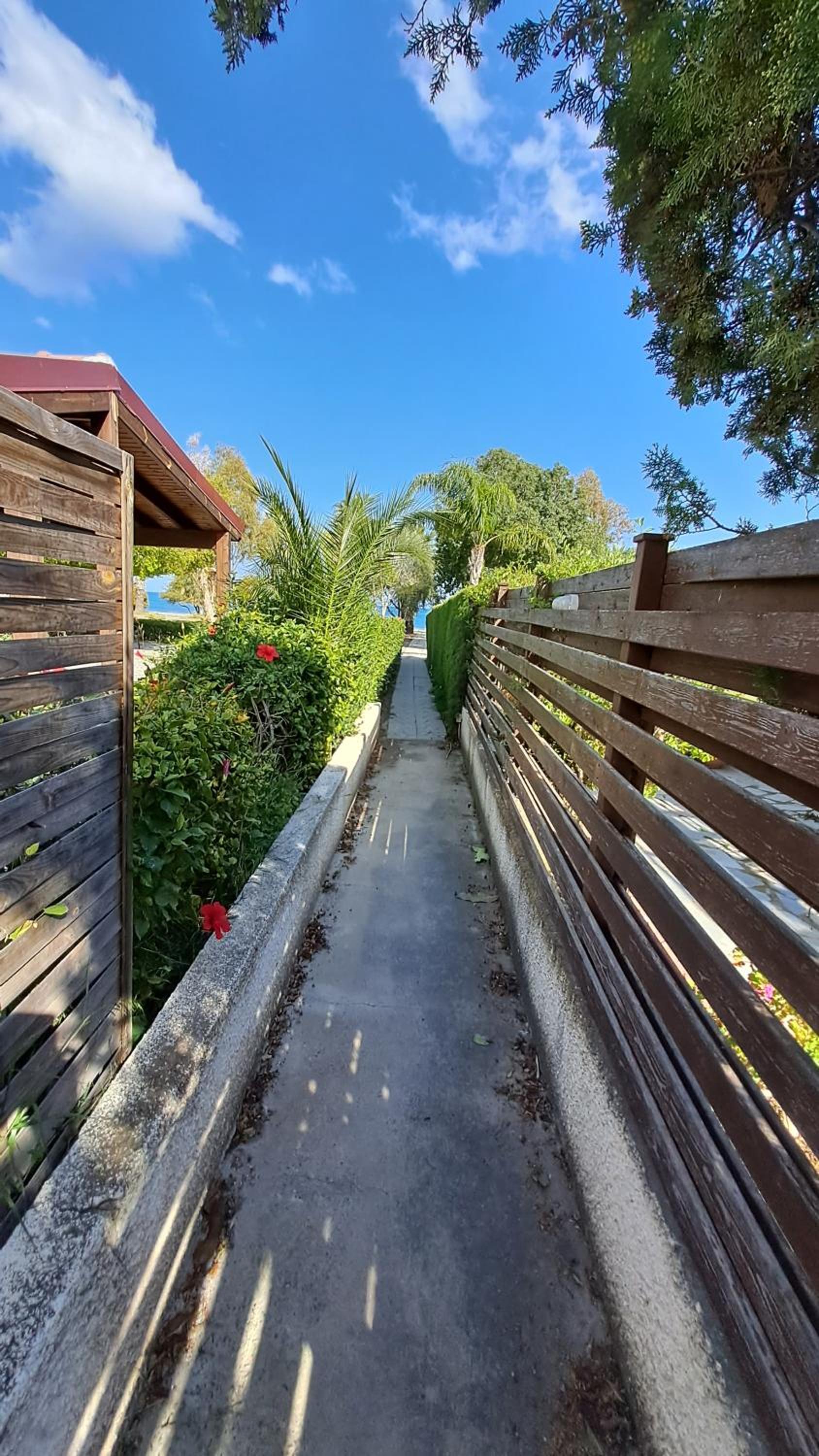 Comfortable 2BR Seaside House & Free Parking