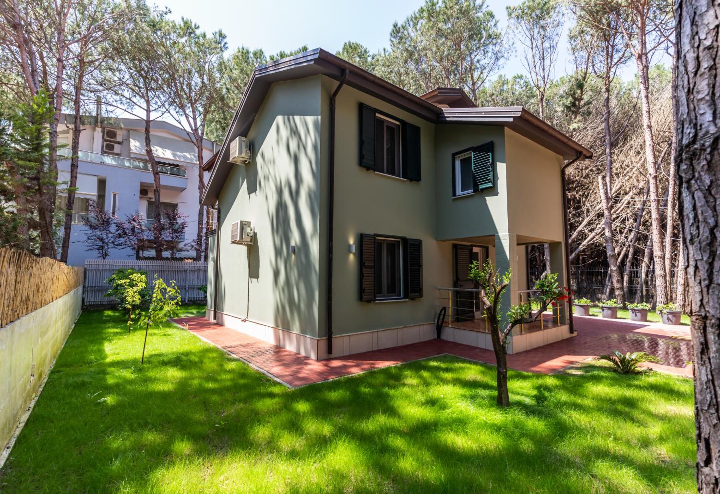 Forest Cottage - middle of forest & near the beach