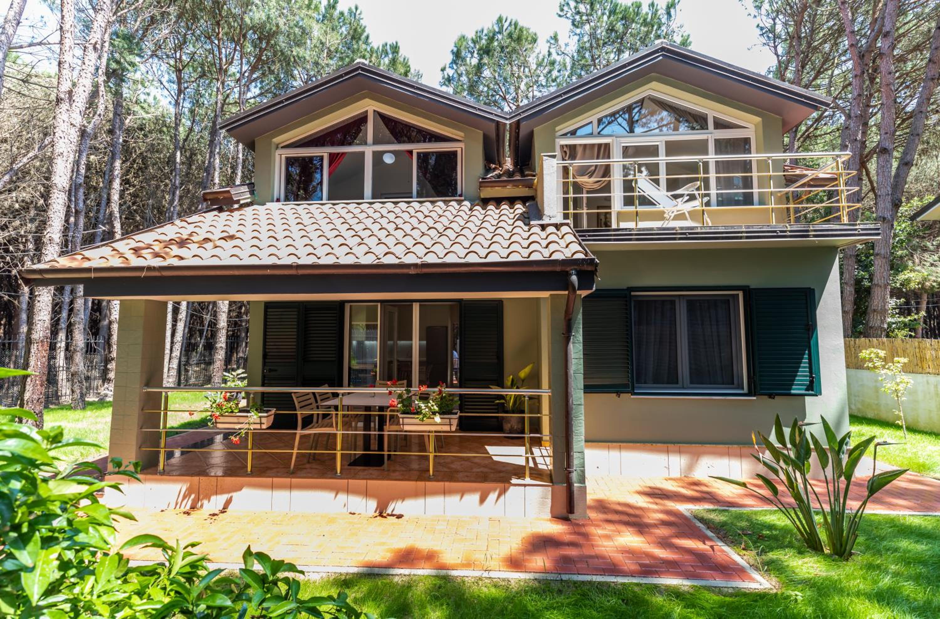 Forest Cottage - middle of forest & near the beach