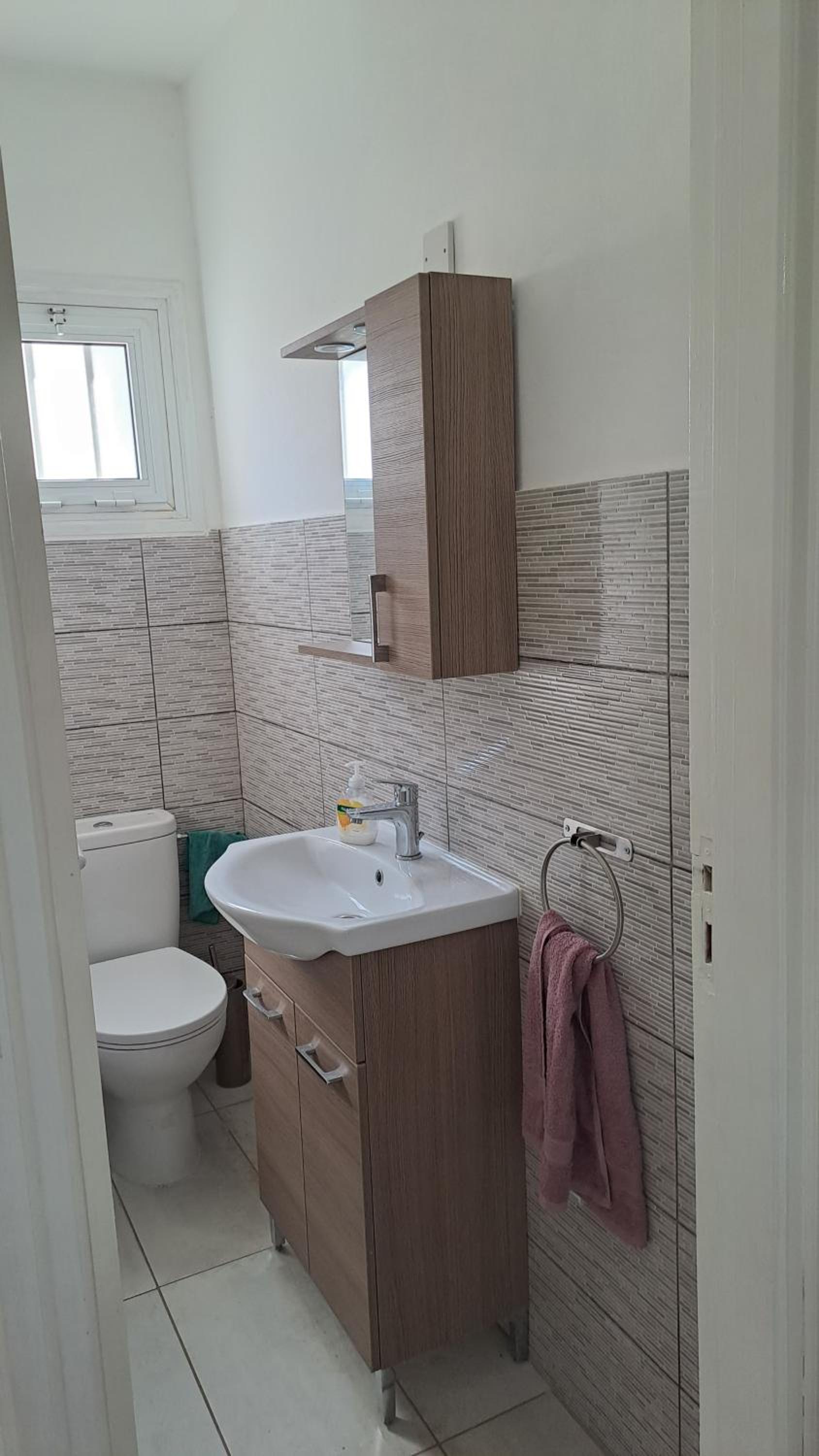 Comfortable 2BR Seaside House & Free Parking