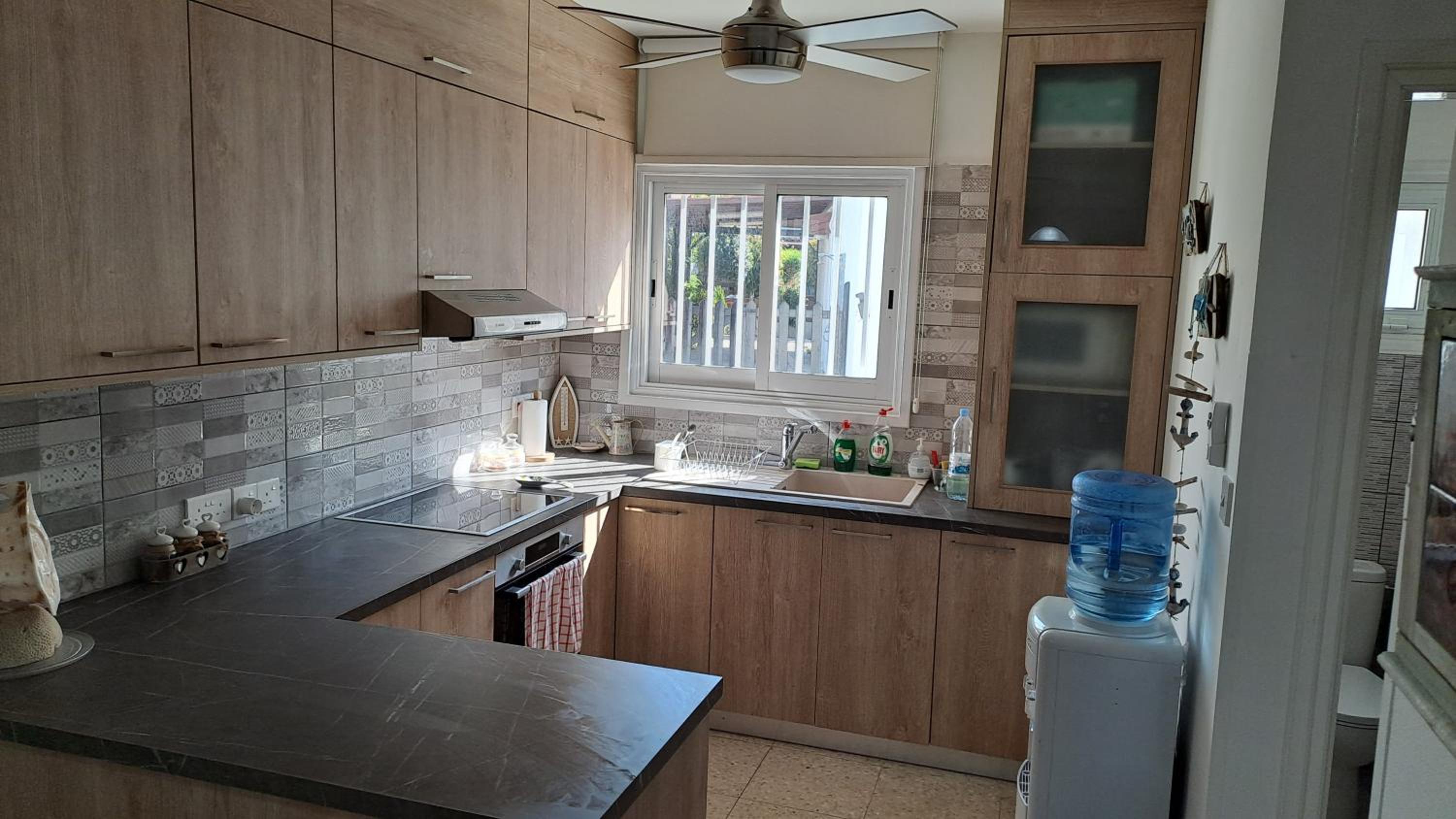 Comfortable 2BR Seaside House & Free Parking