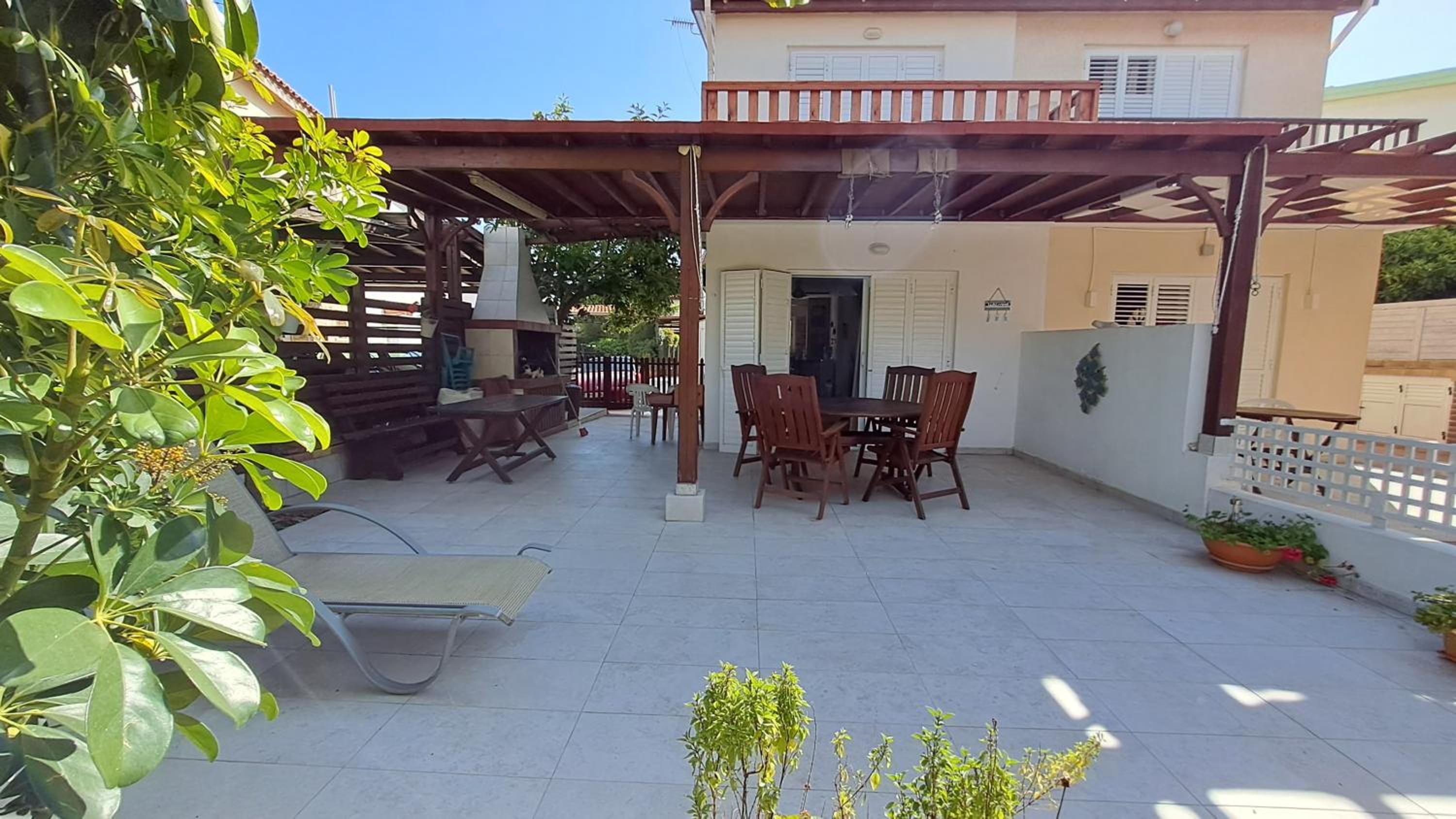 Comfortable 2BR Seaside House & Free Parking