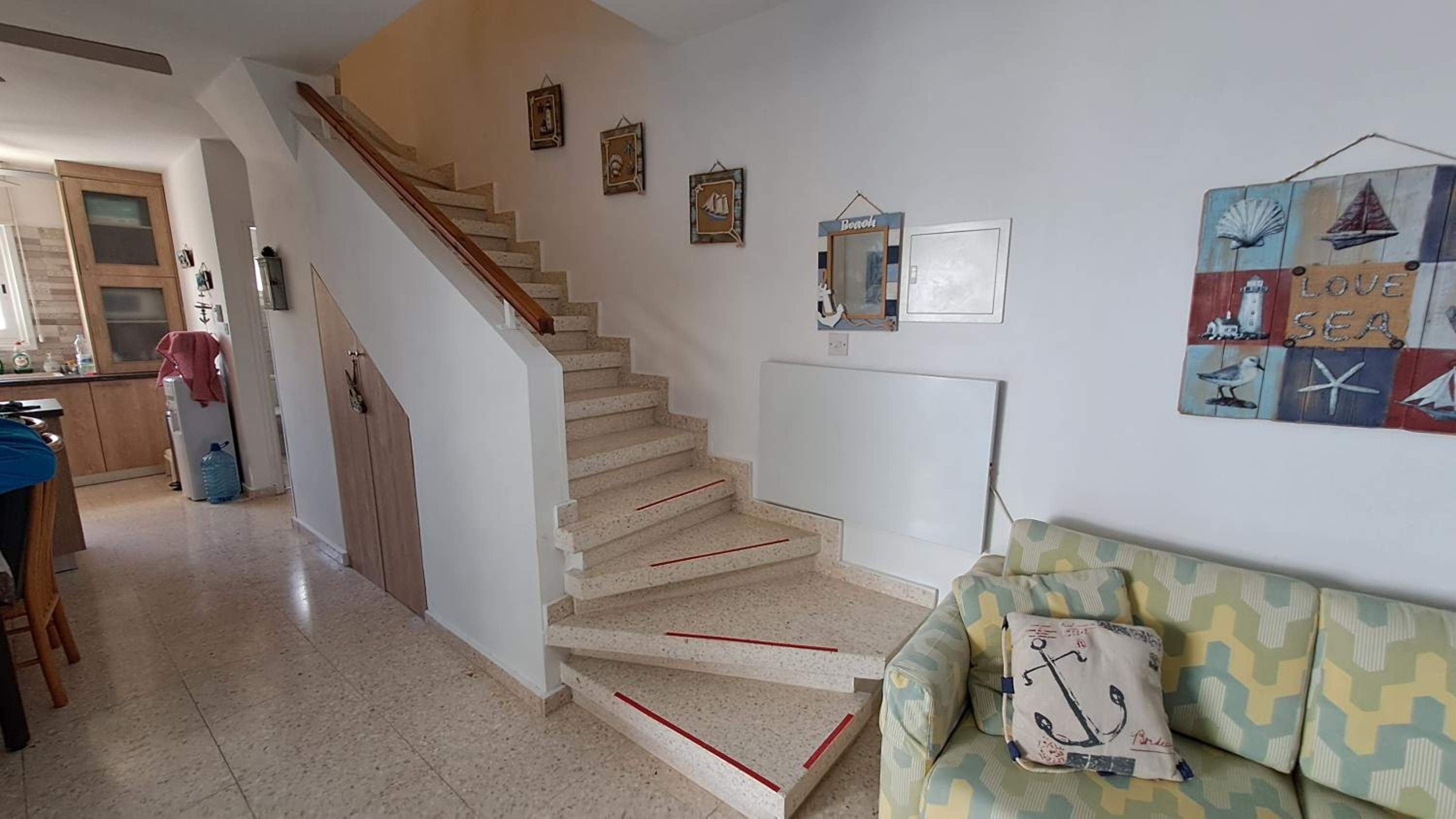 Comfortable 2BR Seaside House & Free Parking