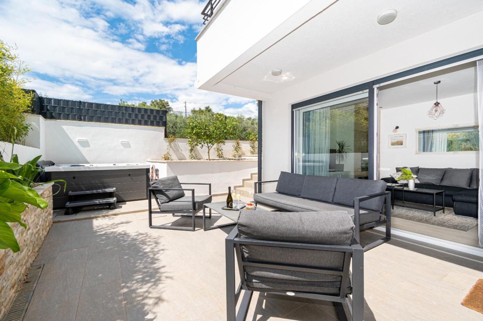 Photo 42