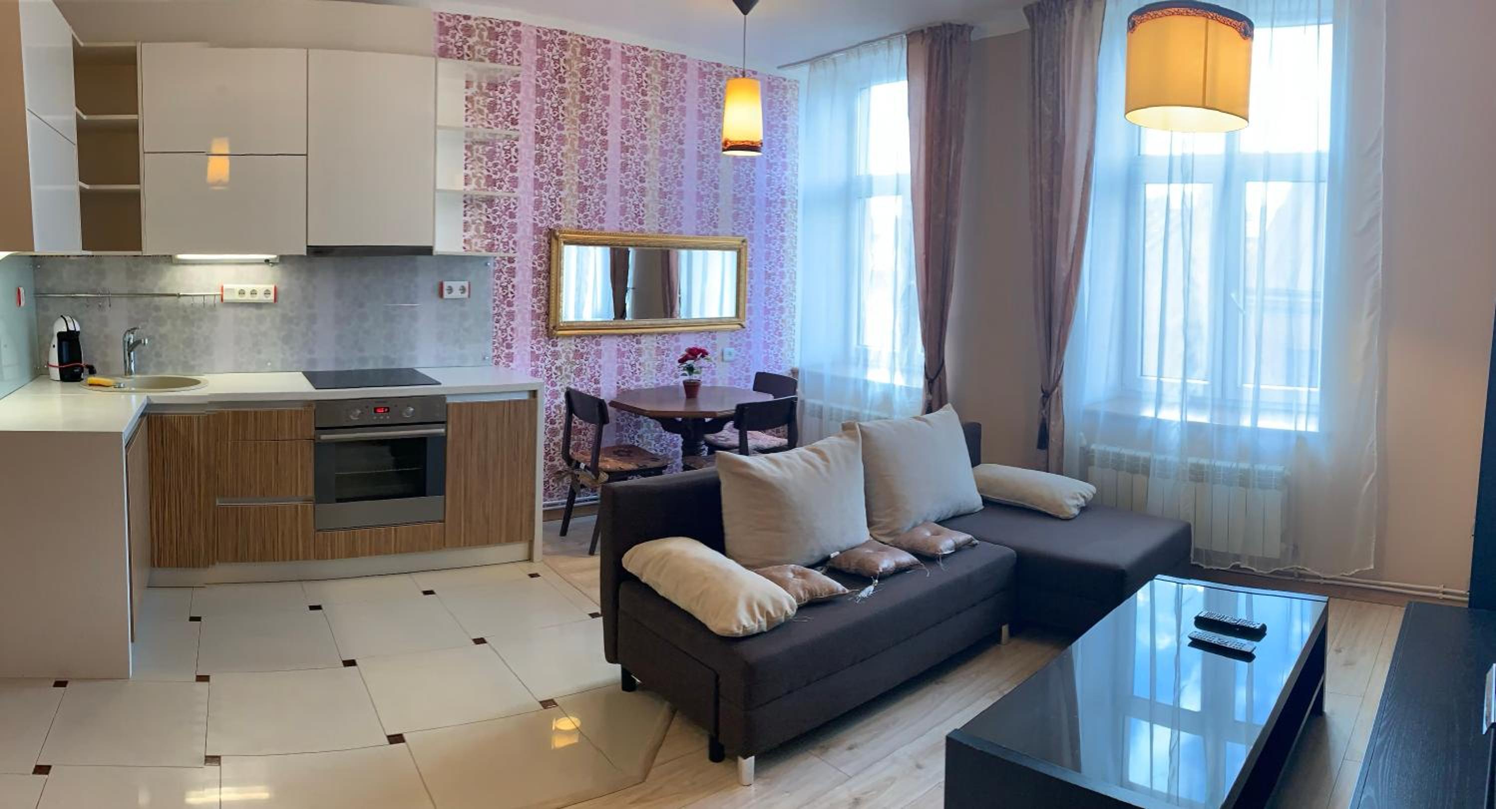 Fresh&Cozy apartment, parking free, 15 min walk to center view 2