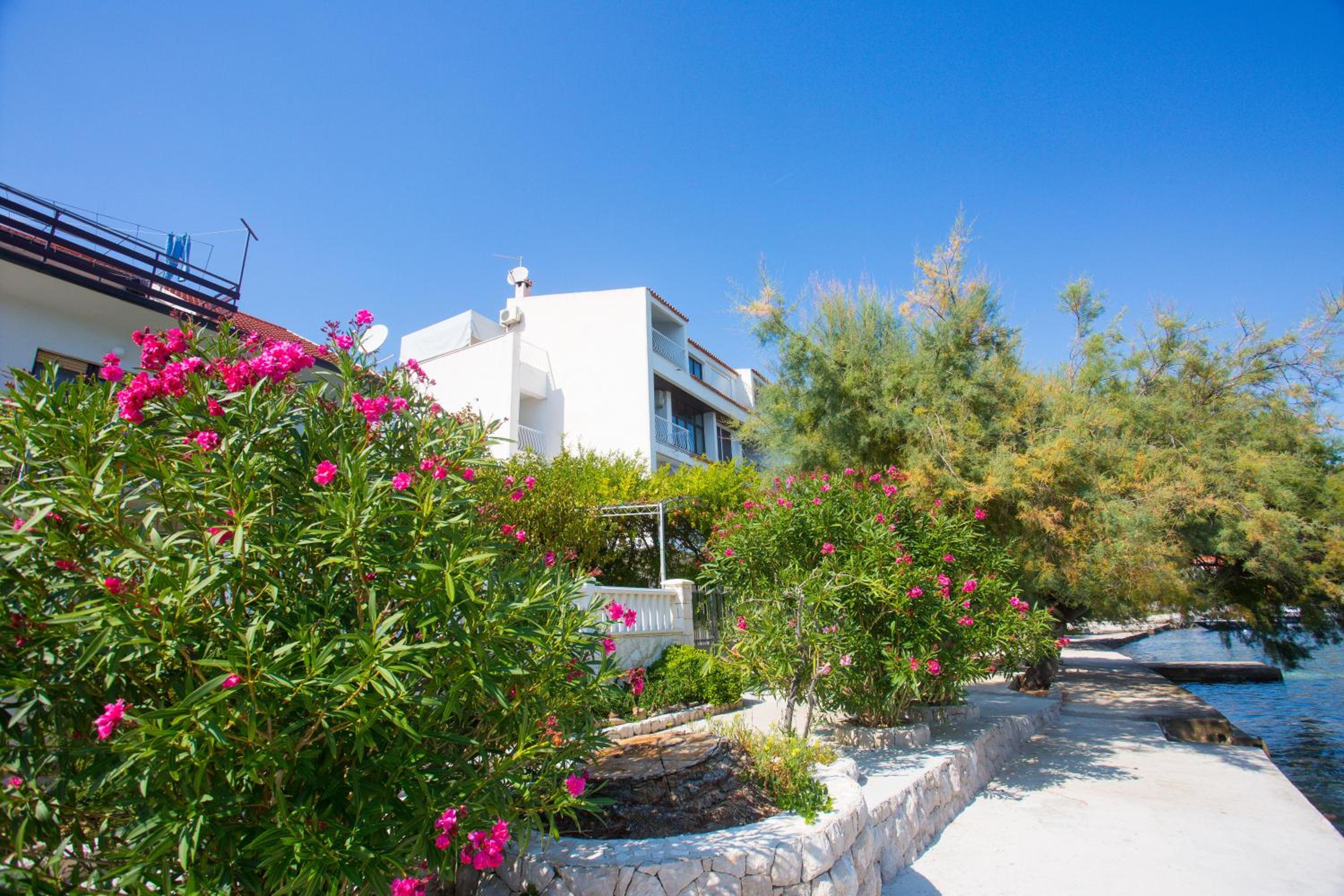 Beachfront Apartments Neves