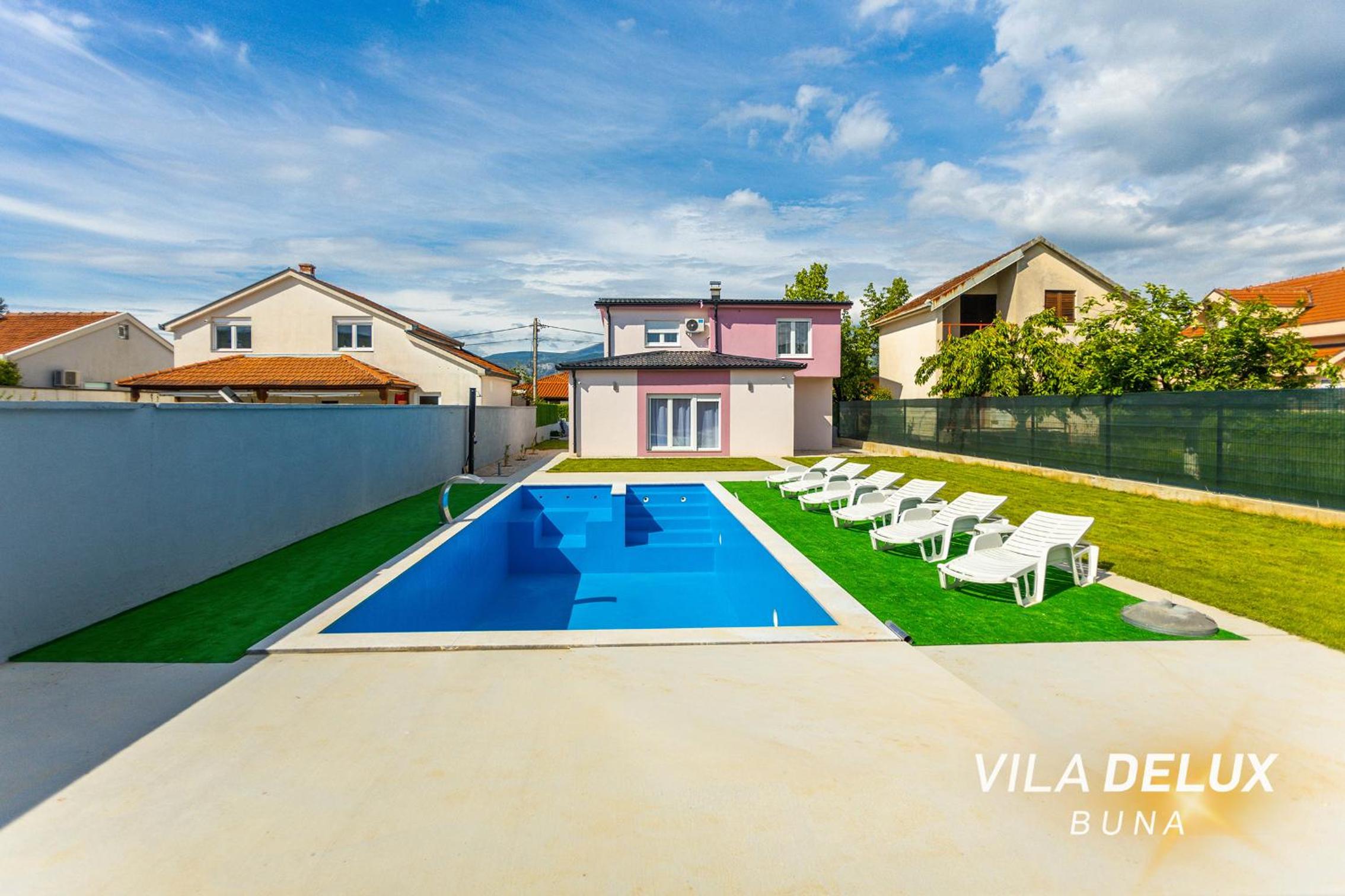 Villa Deluxe Buna