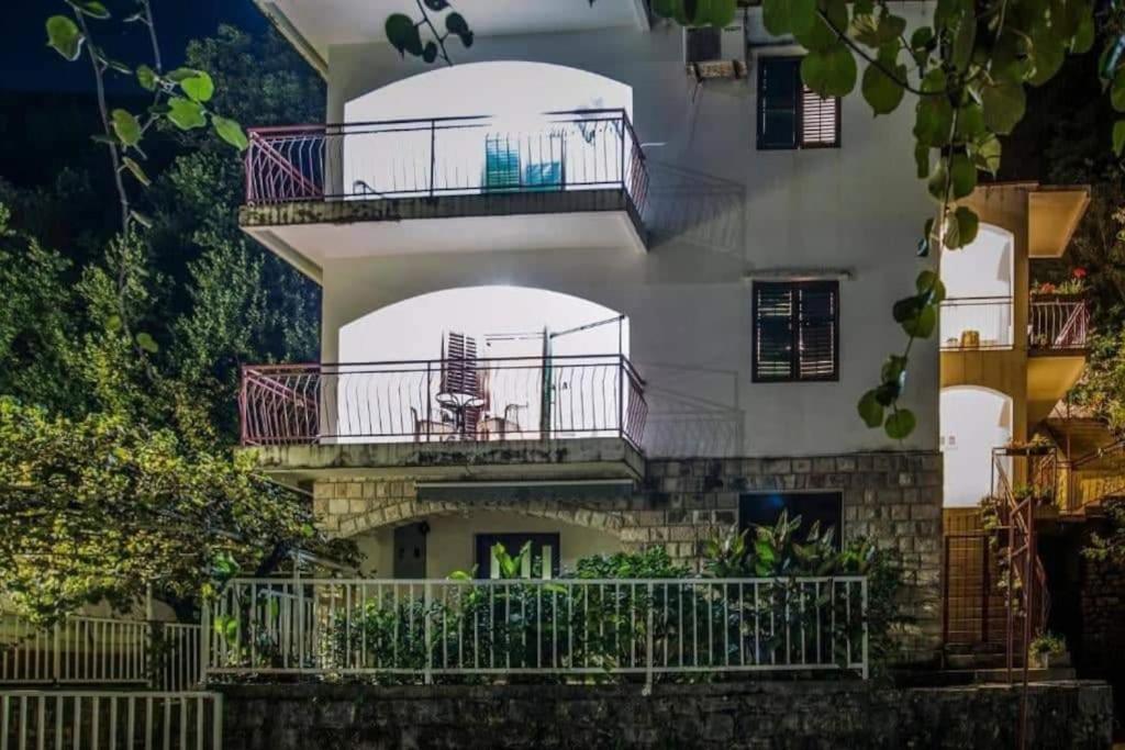Lidija Apartments