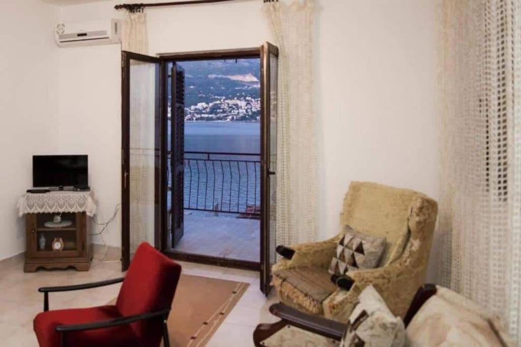 Lidija Apartments