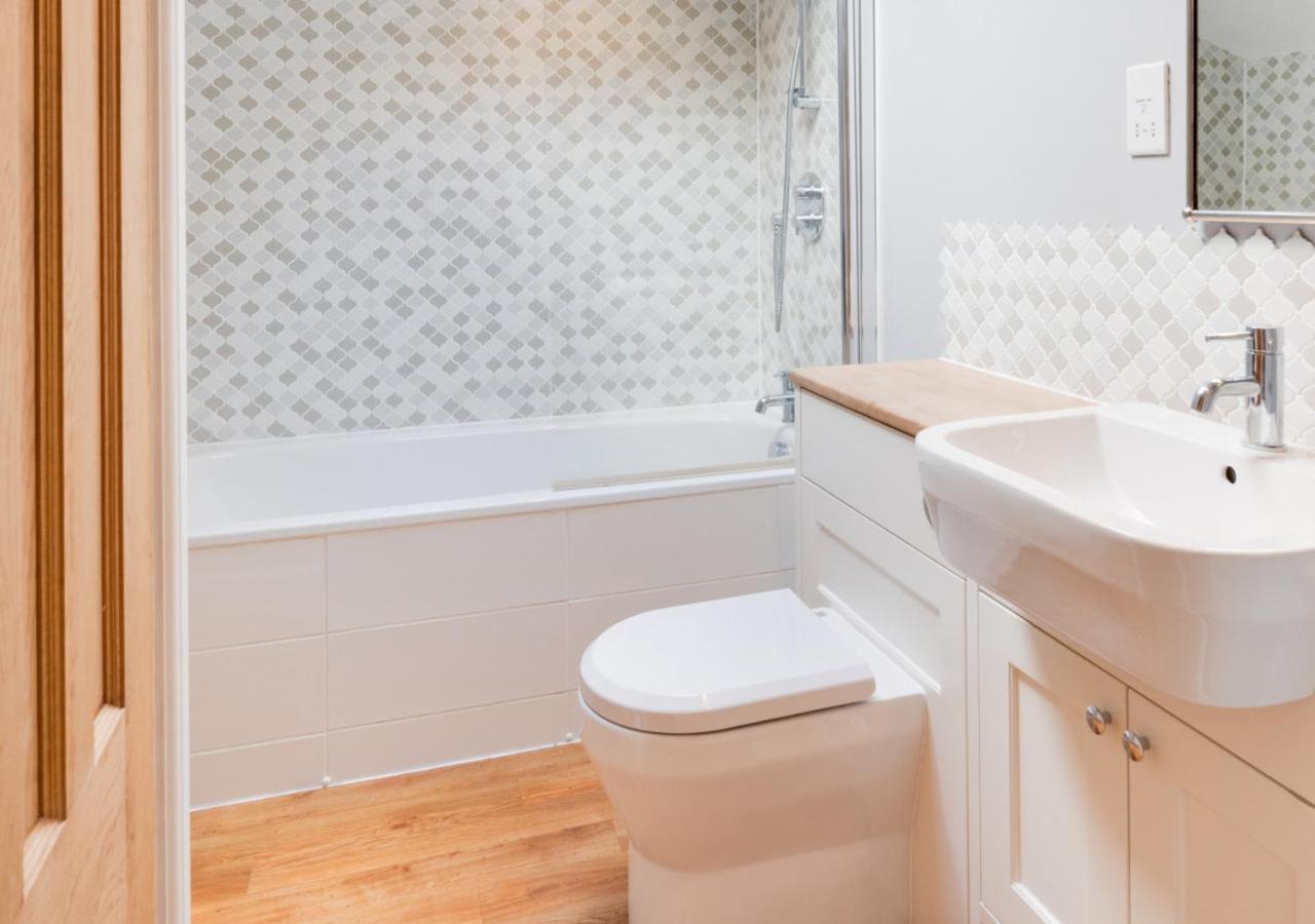 2 Bed in Kingswear oc-bc1505