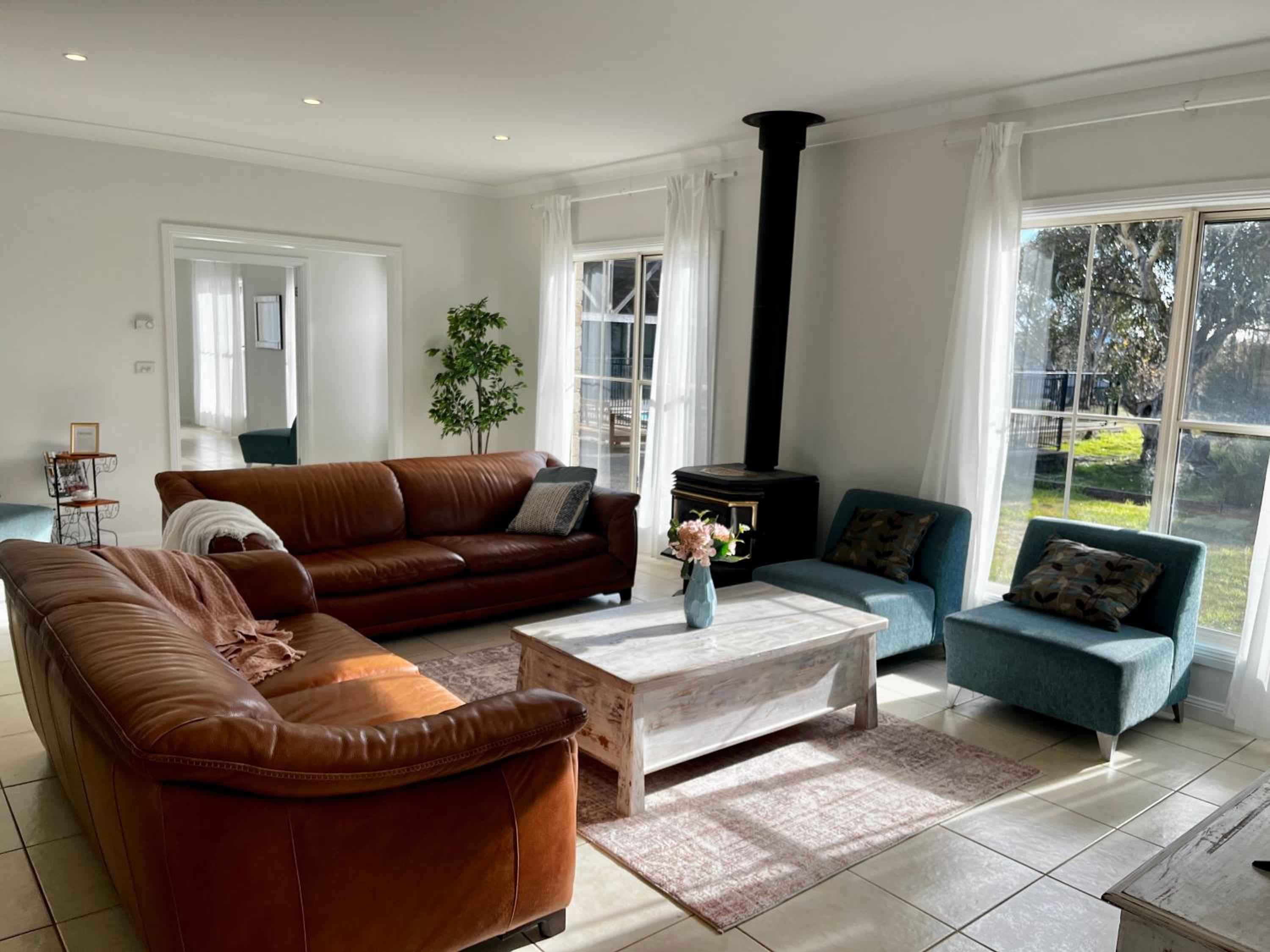 Winterwood Lodge - 6mins Jindabyne Pets Allow Farm Stay-Swimming Pool Summer Only