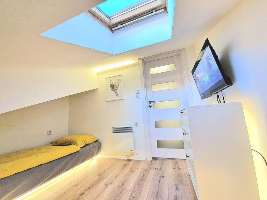 Art Apartment + 2BD parking space