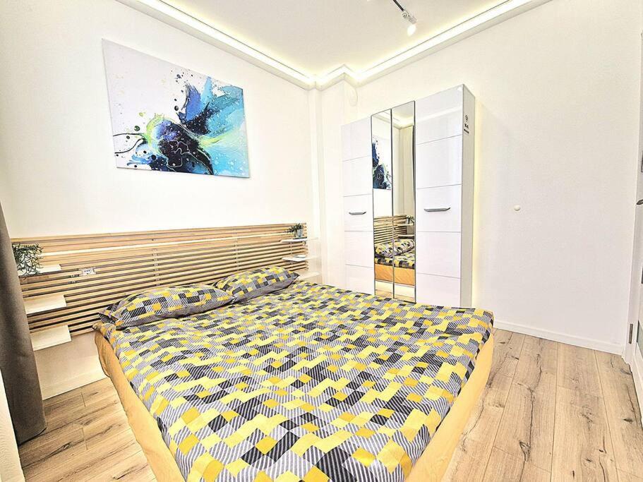 Art Apartment + 2BD parking space