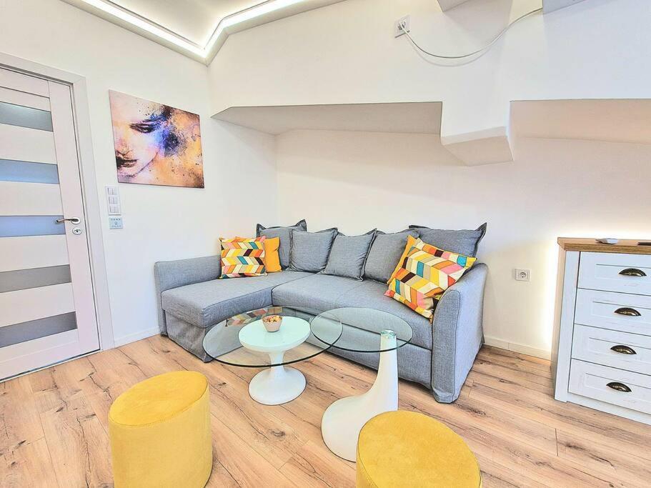 Art Apartment + 2BD parking space