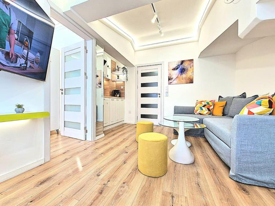 Art Apartment + 2BD parking space