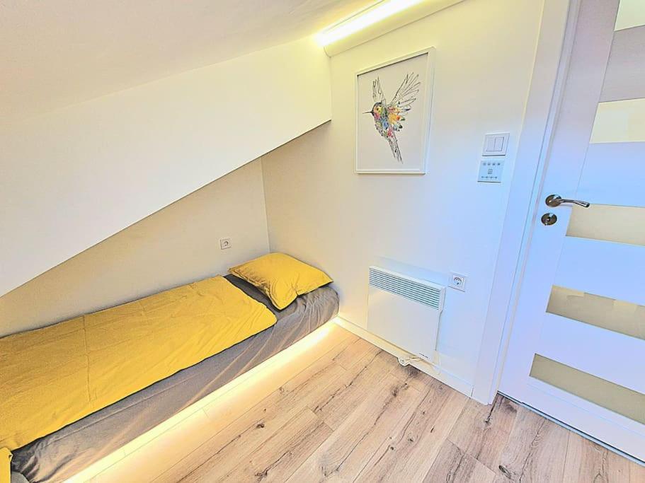 Art Apartment + 2BD parking space