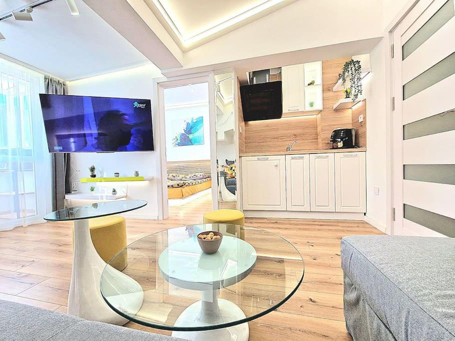 Art Apartment + 2BD parking space