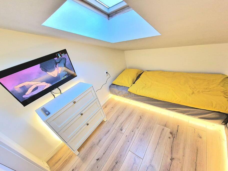 Art Apartment + 2BD parking space