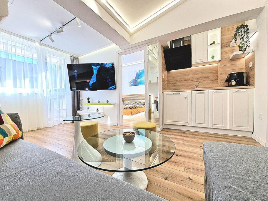 Art Apartment + 2BD parking space