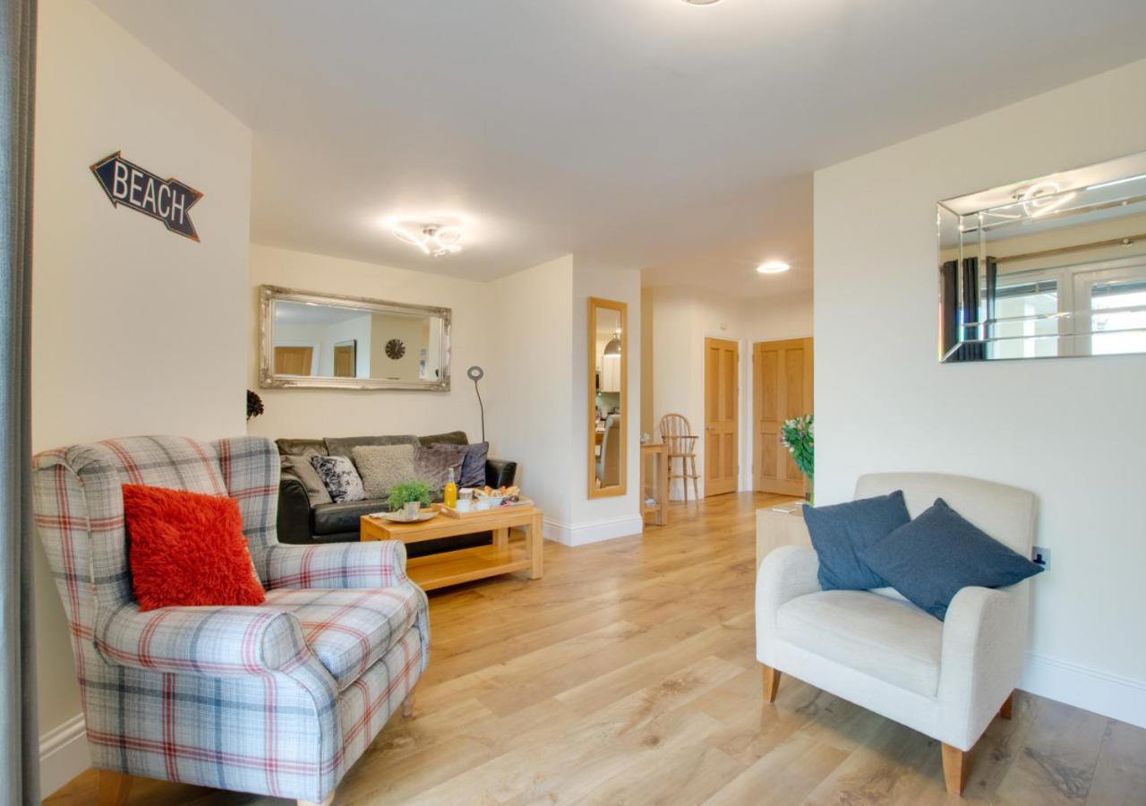 2 Bed in Torcross oc-bcatbe view 4