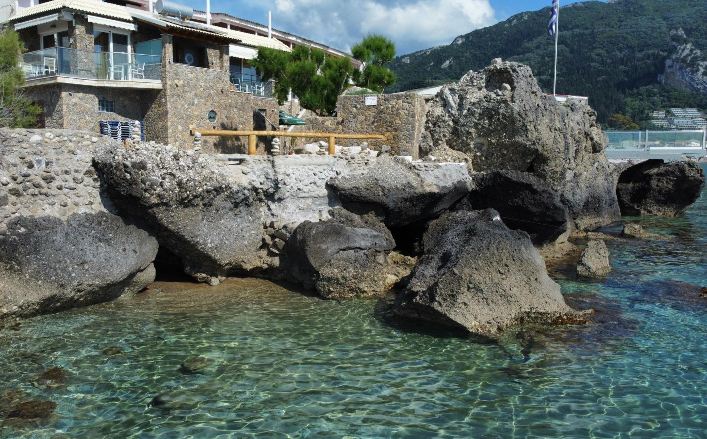 Black Rocks Family, Luxury Seafront Beach Maisonette view 2