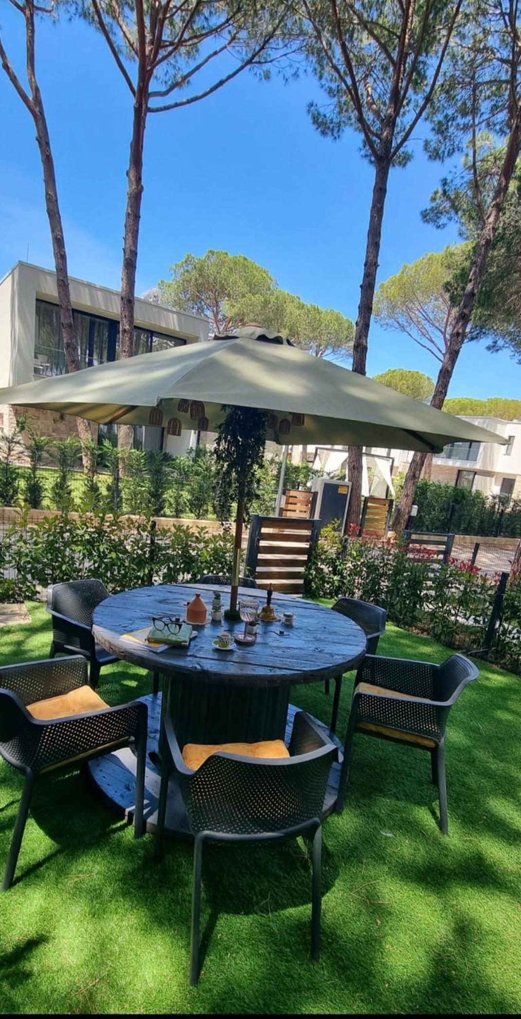 San Pietro Garden Apartment, Lalëz,