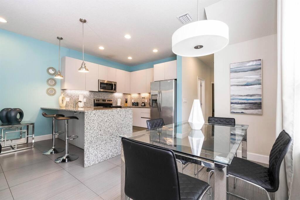 Mickey Mouse Magical Townhome near Disney - SER01