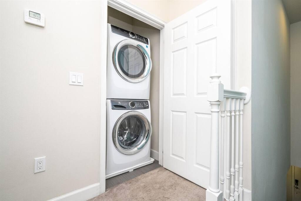 Mickey Mouse Magical Townhome near Disney - SER01
