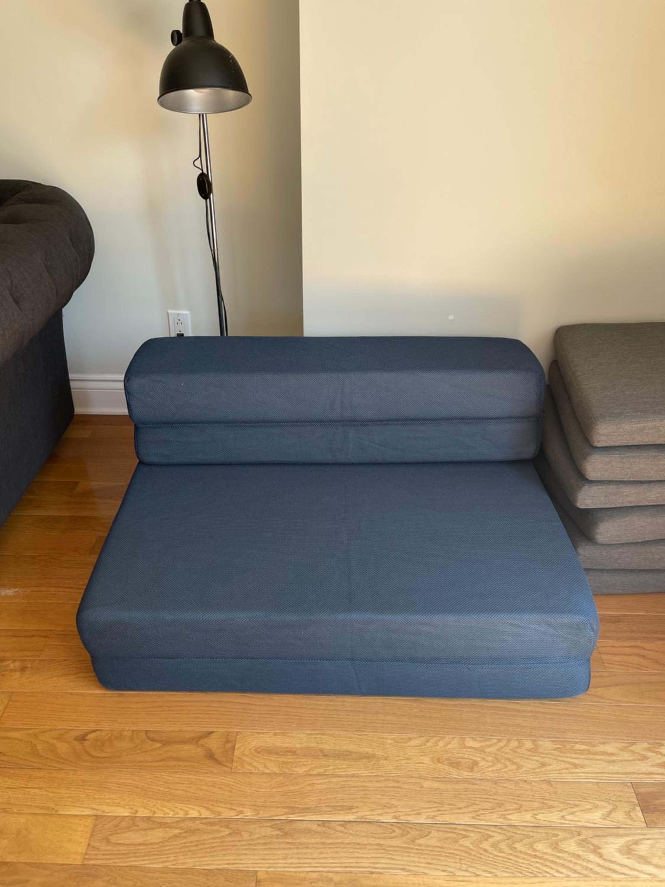STUNNING full APARTMENTS - stocked KITCHENS - WASHER & DRYERS - WORKSPACE PROVIDED - FAST WIFI - LOCATED on the FAMOUS ST Denis street - Near METRO MONT RO