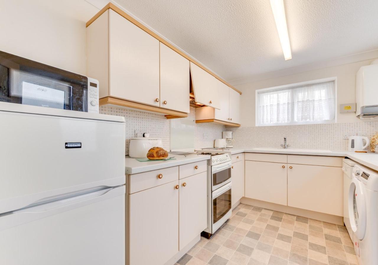 3 Bed in Torquay oc-h28551