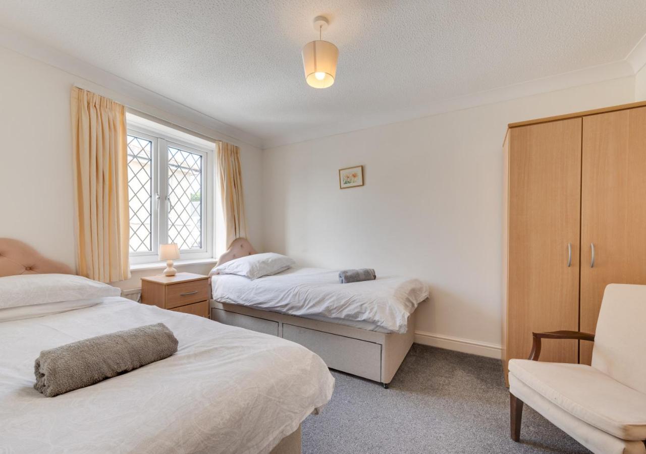 3 Bed in Torquay oc-h28551
