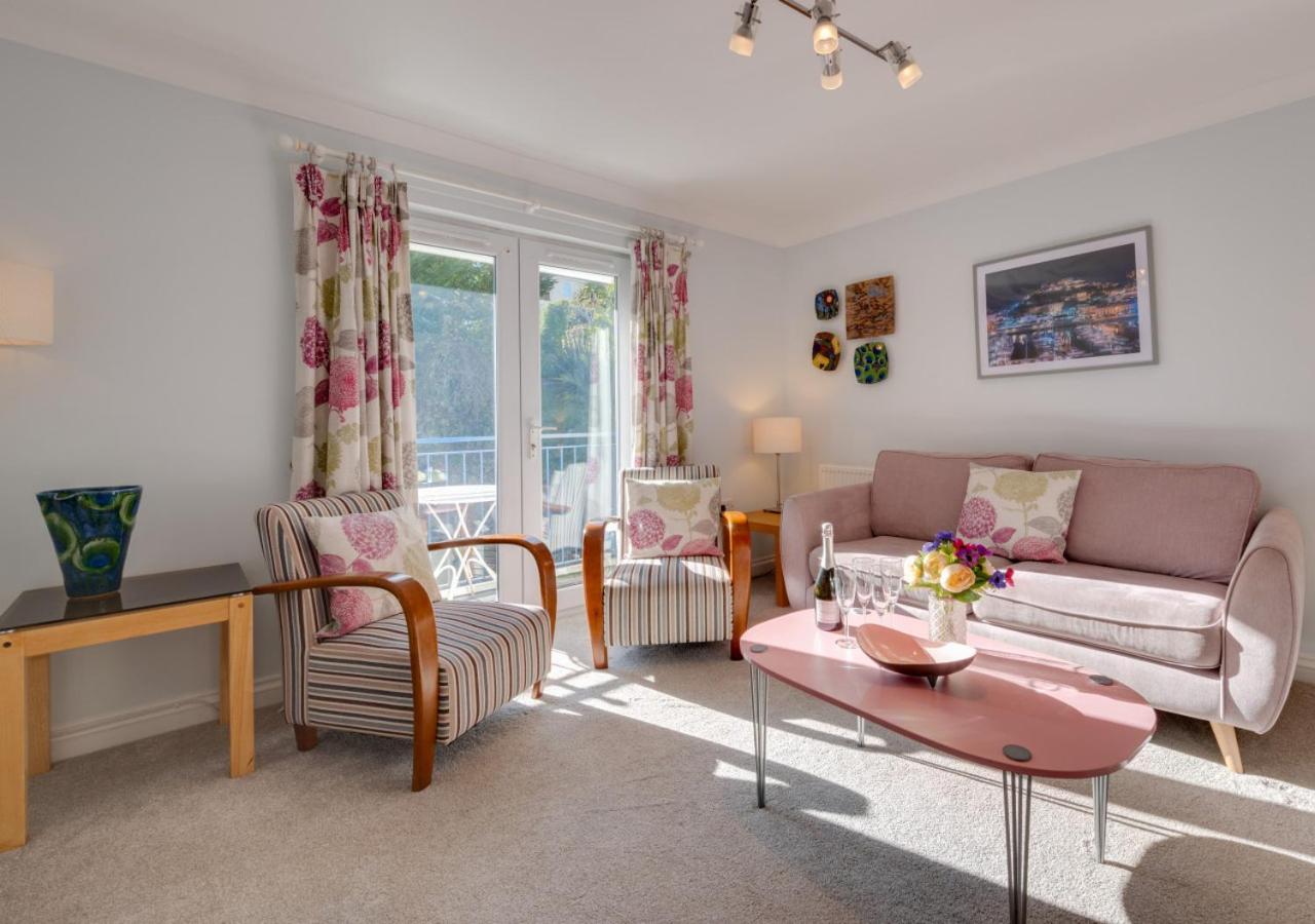 3 Bed in Torquay oc-hesmew view 3
