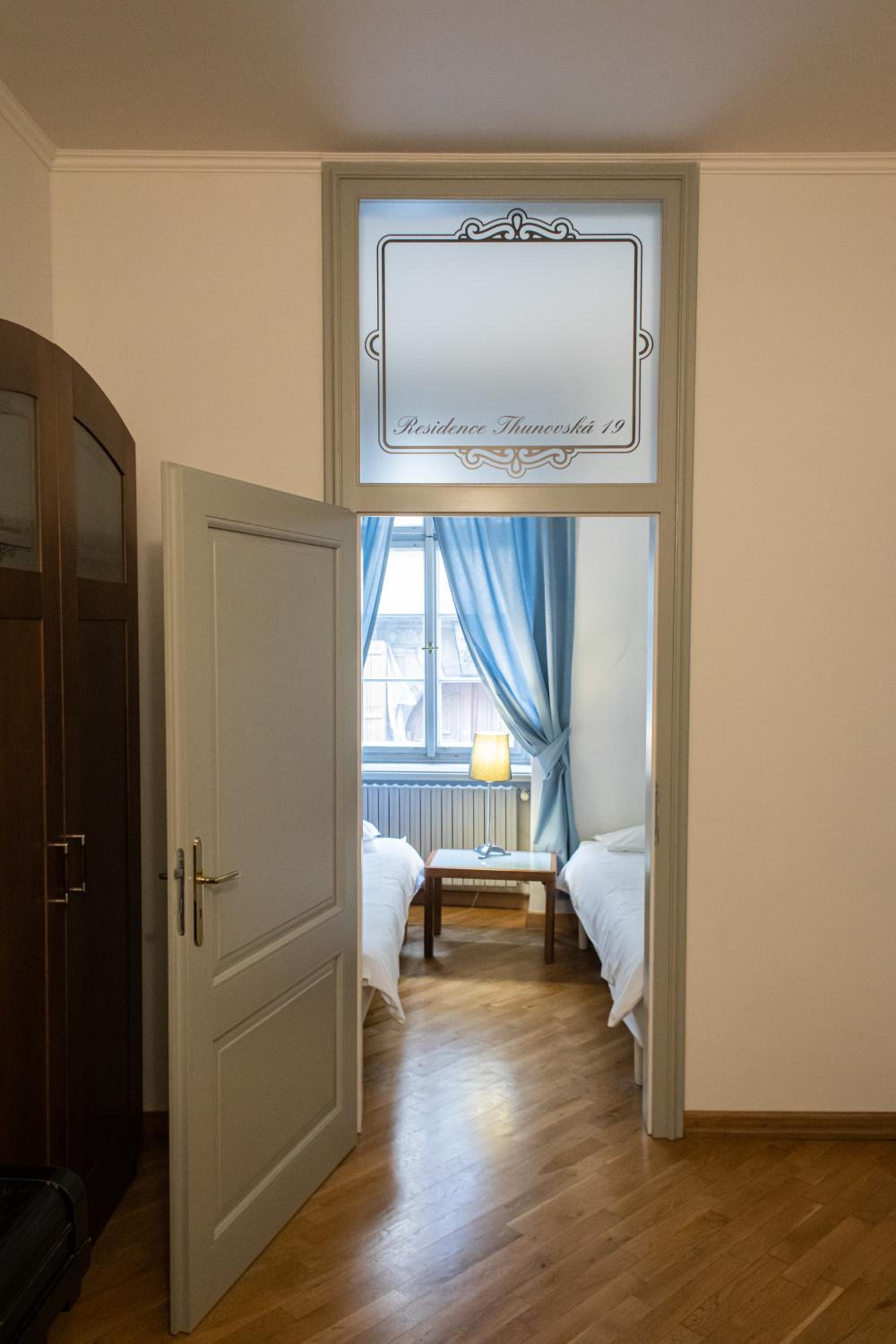 Residence Thunovska
