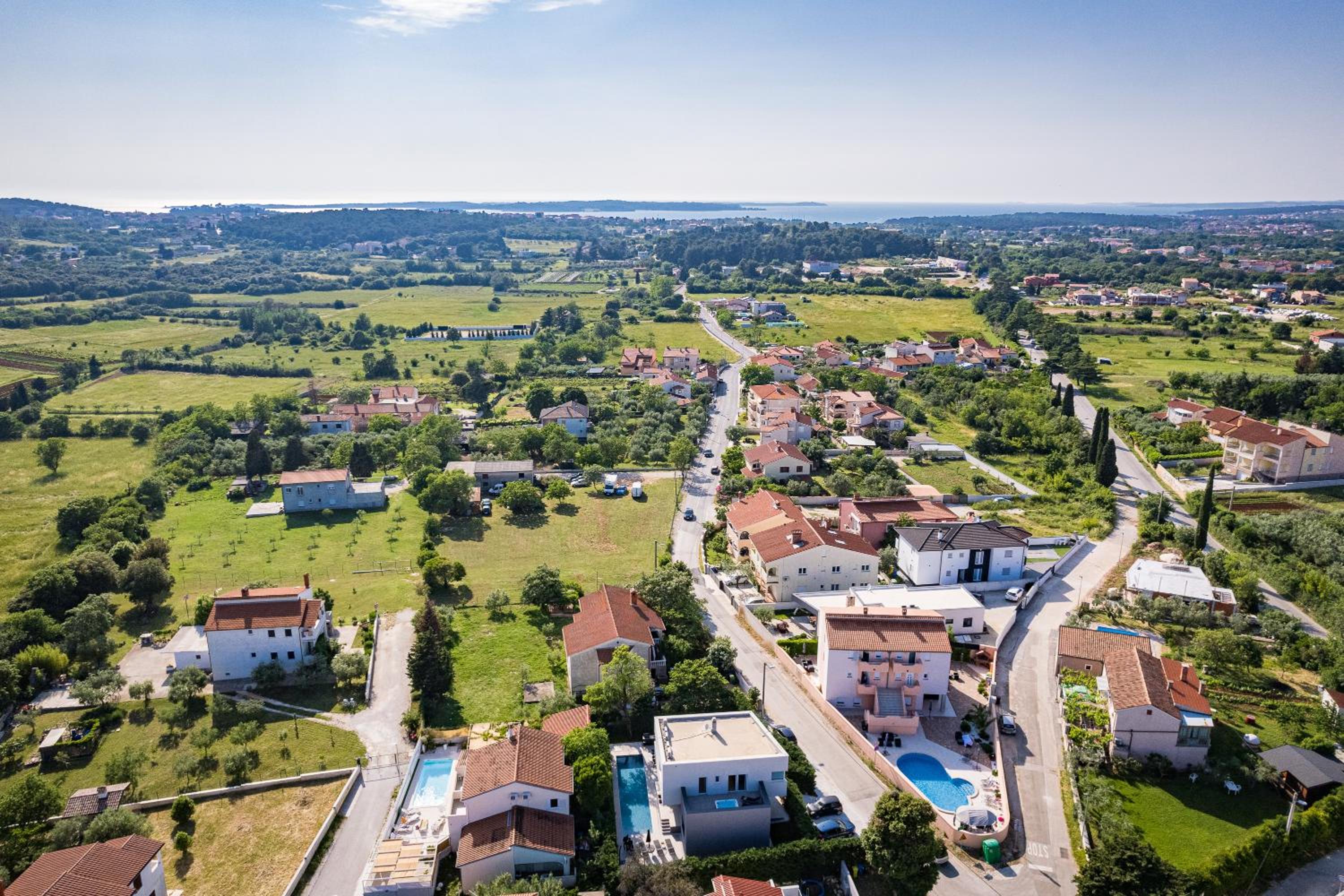 Hotel Villa Aida - 4 bedroom luxury villa with large private pool 4K projector and Jacuzzi - Image 1