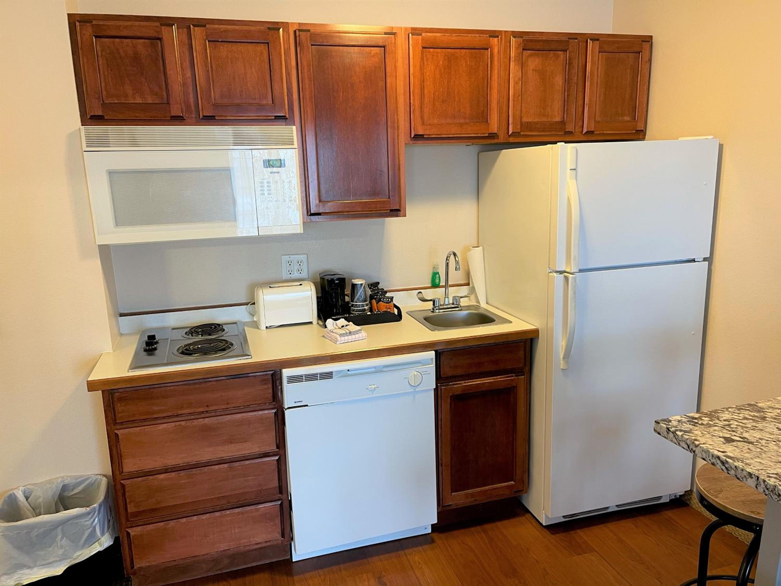 Mankato Vacations - River Hills Hotel- Mankato - Property Image 2