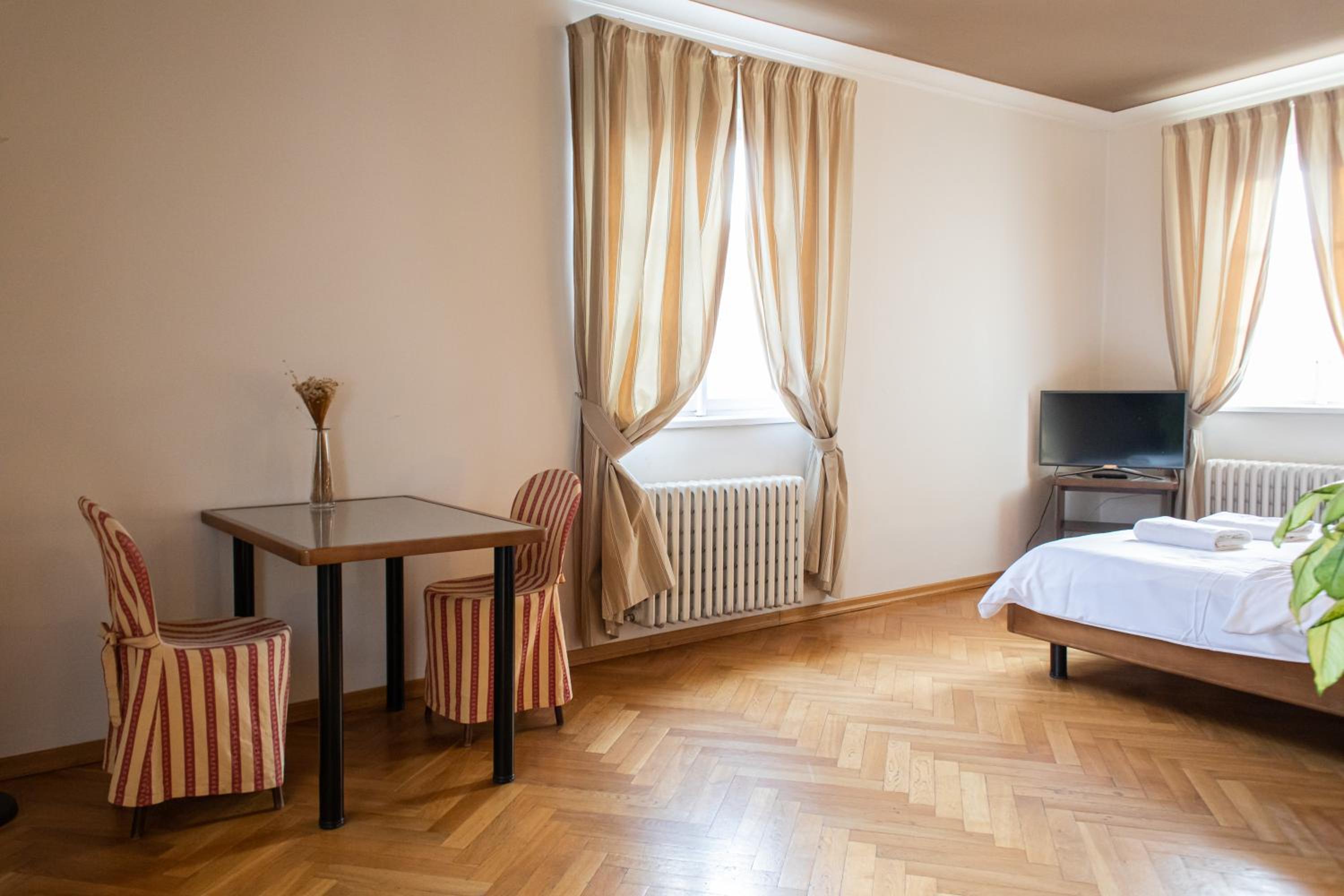Residence Thunovska