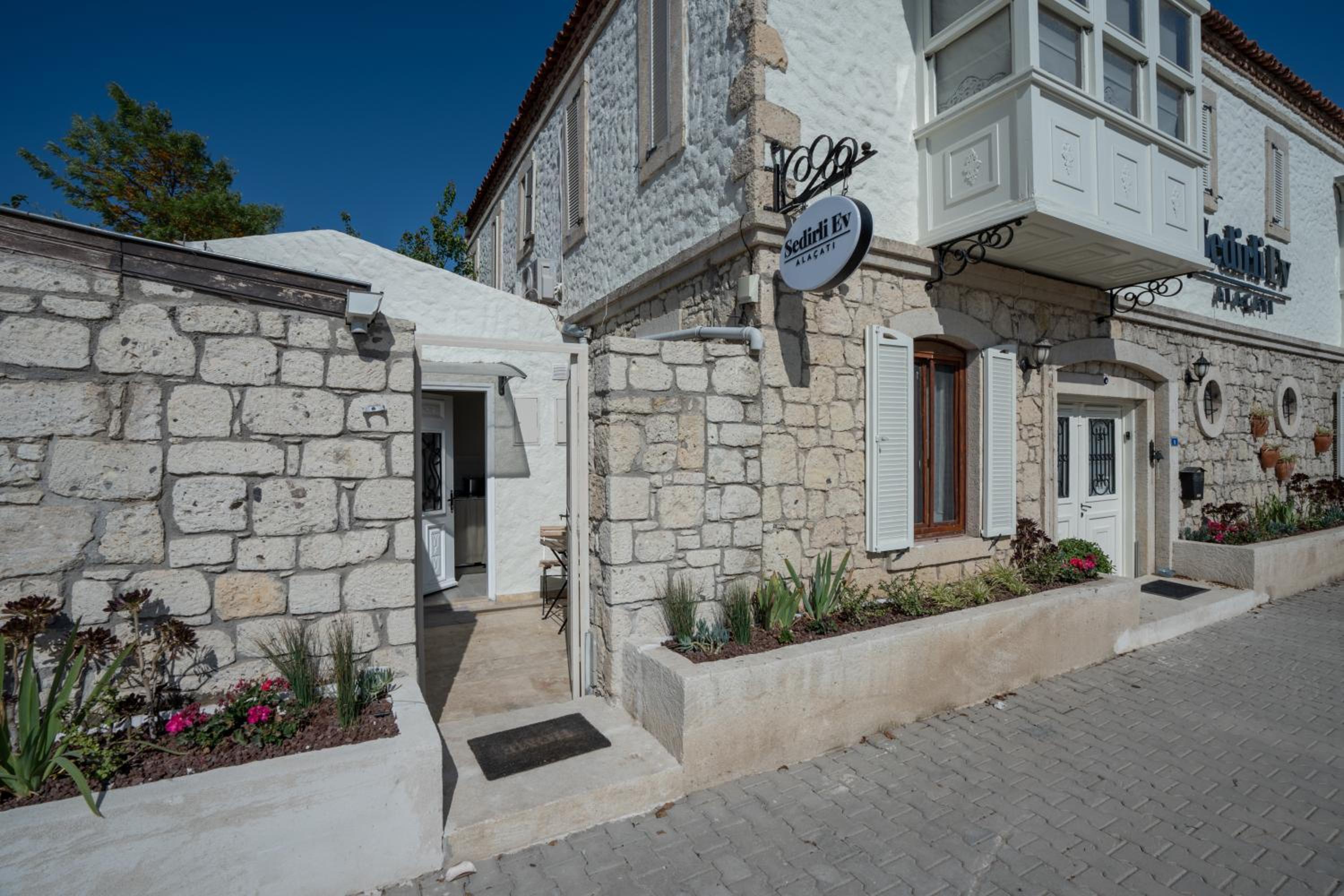 Sedirli Ev