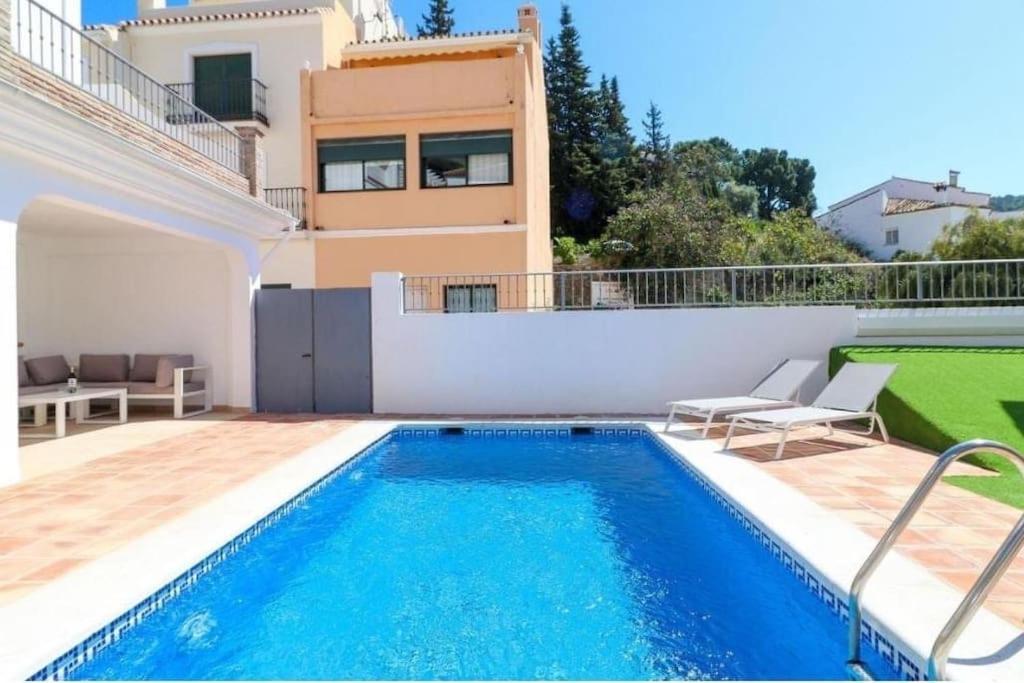 Large Family Townhouse with private pool in Benahavis Village