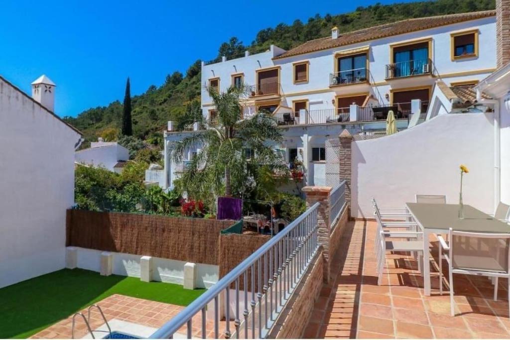 Large Family Townhouse with private pool in Benahavis Village