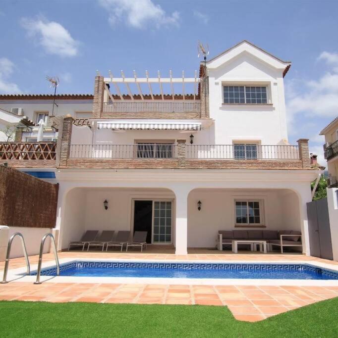 Large Family Townhouse with private pool in Benahavis Village