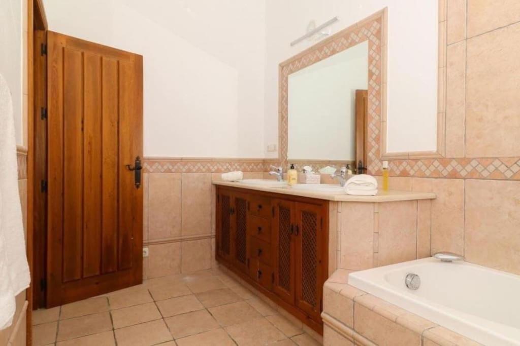 Large Family Townhouse with private pool in Benahavis Village