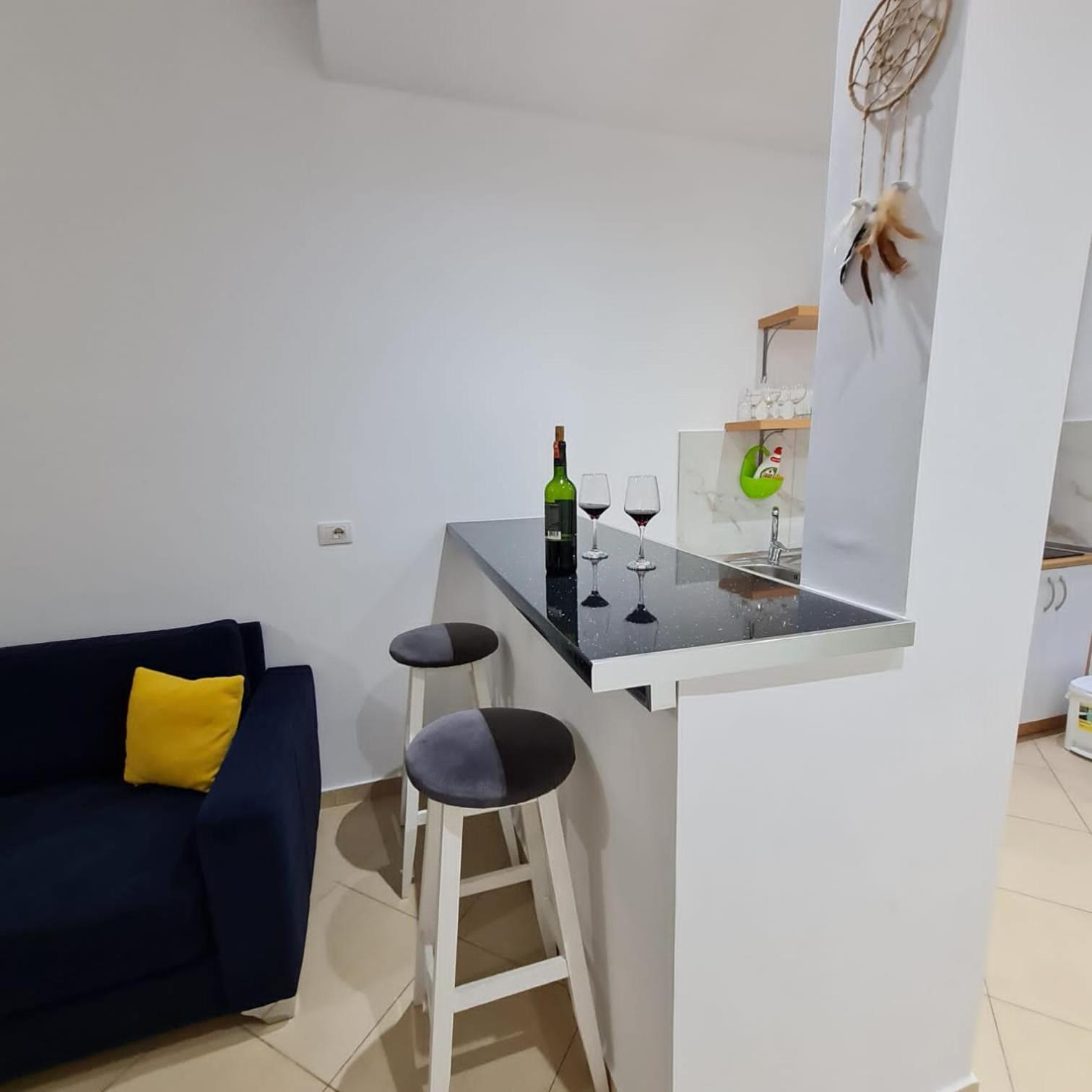 Studio by the beach - Vlore