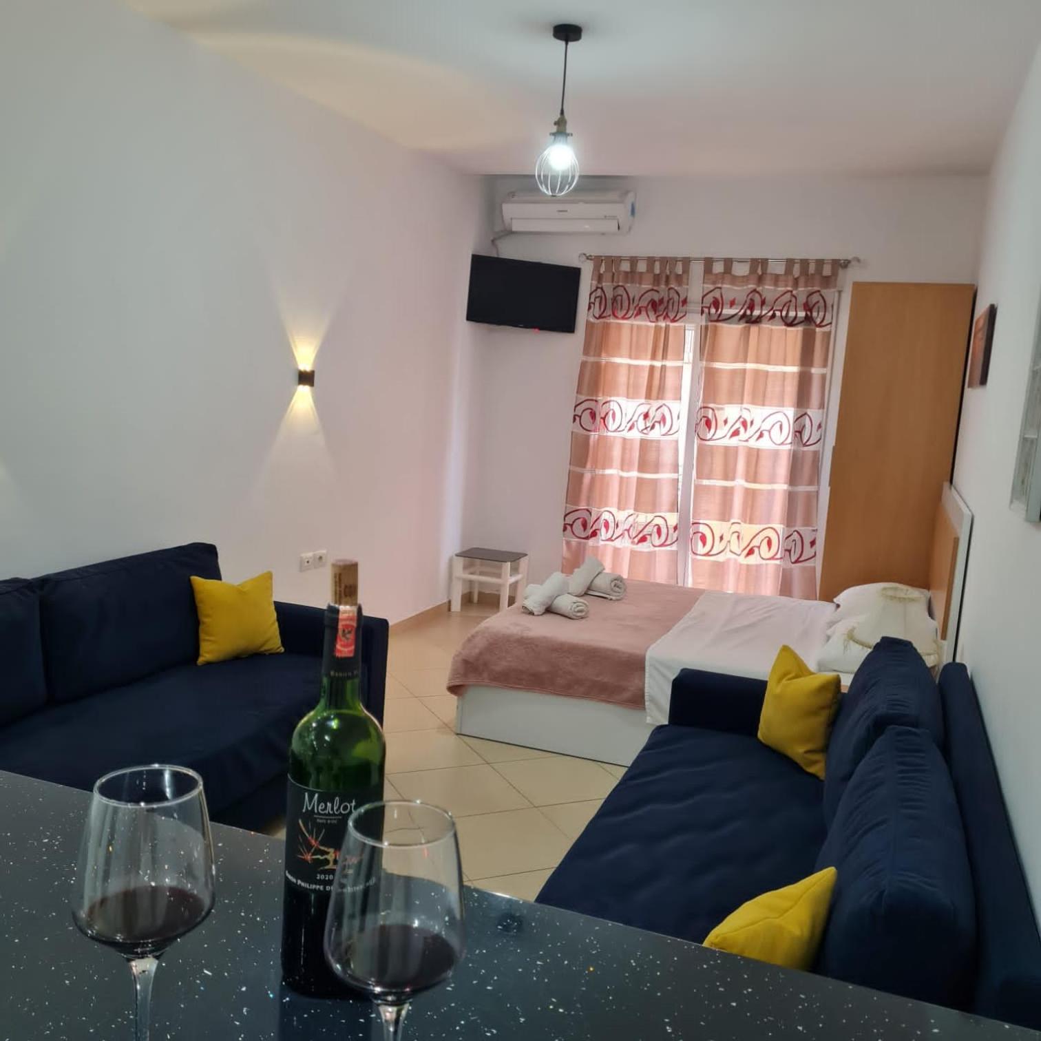 Studio by the beach - Vlore