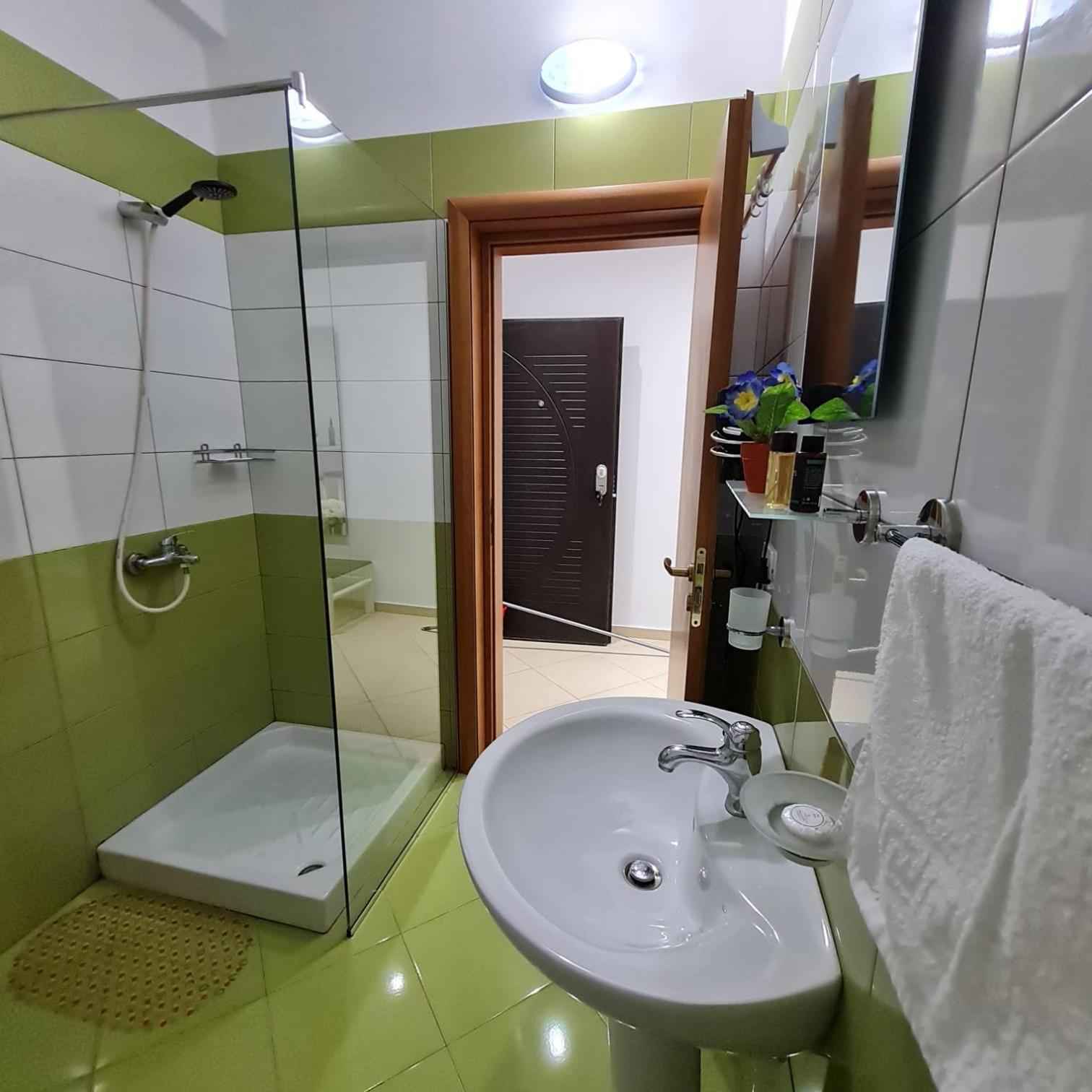 Studio by the beach - Vlore