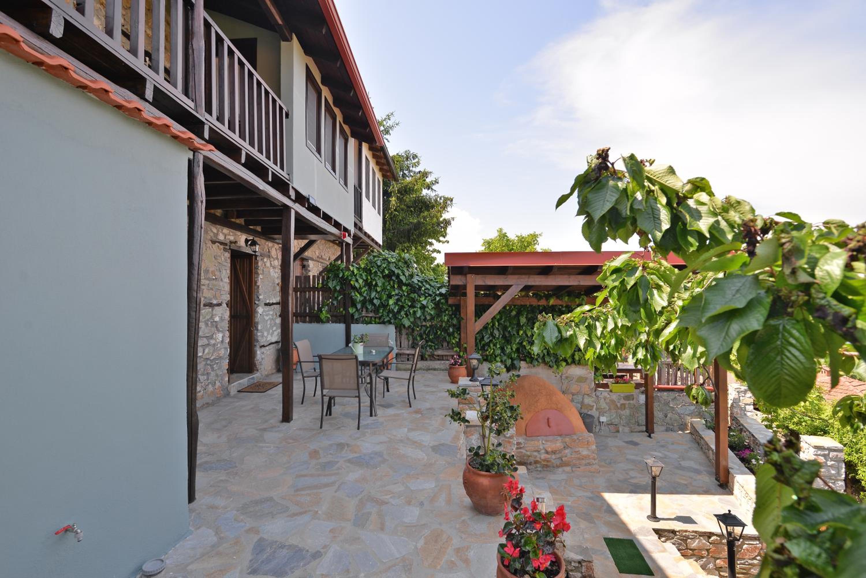 To Patriko Mas Guesthouse-2 view 4