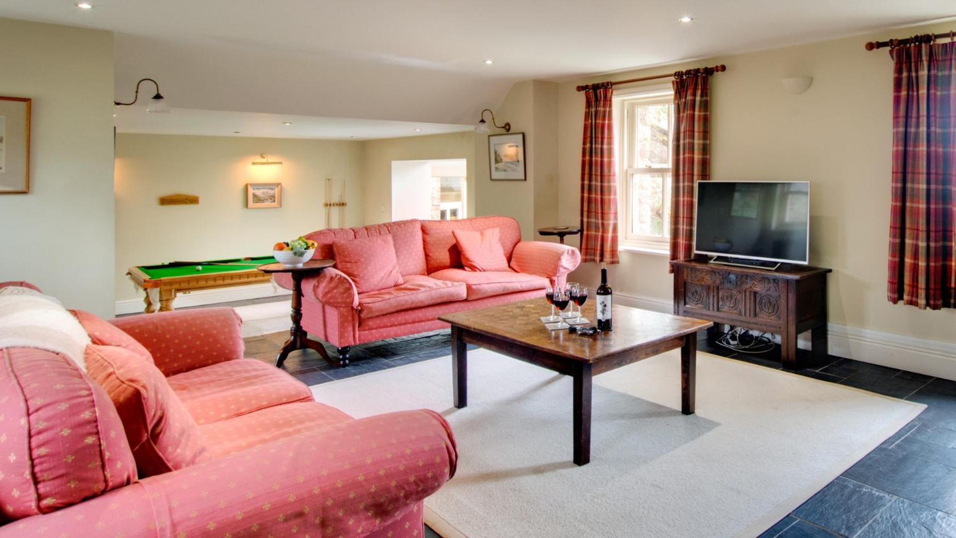 4 Bed in Gower oc-hh2112