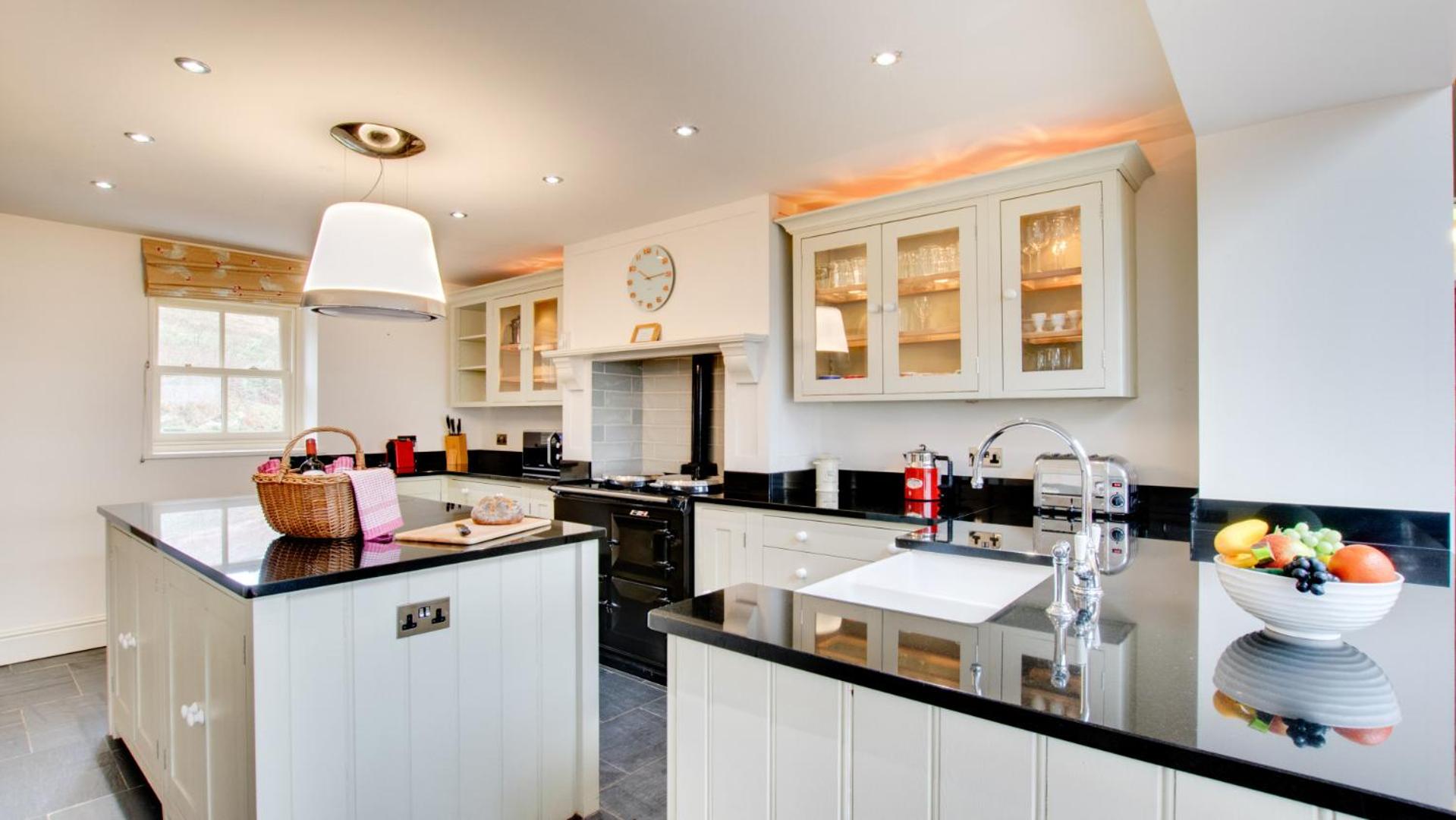 4 Bed in Gower oc-hh2112