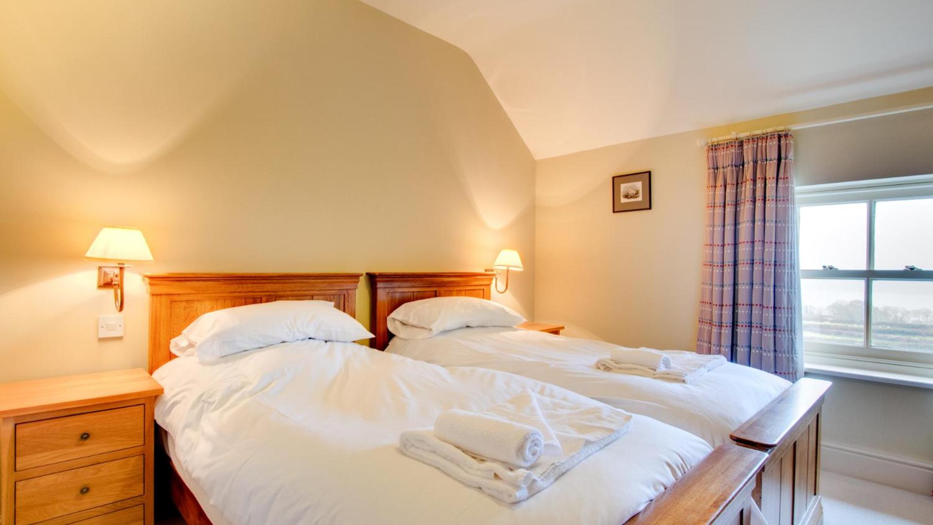 4 Bed in Gower oc-hh2112