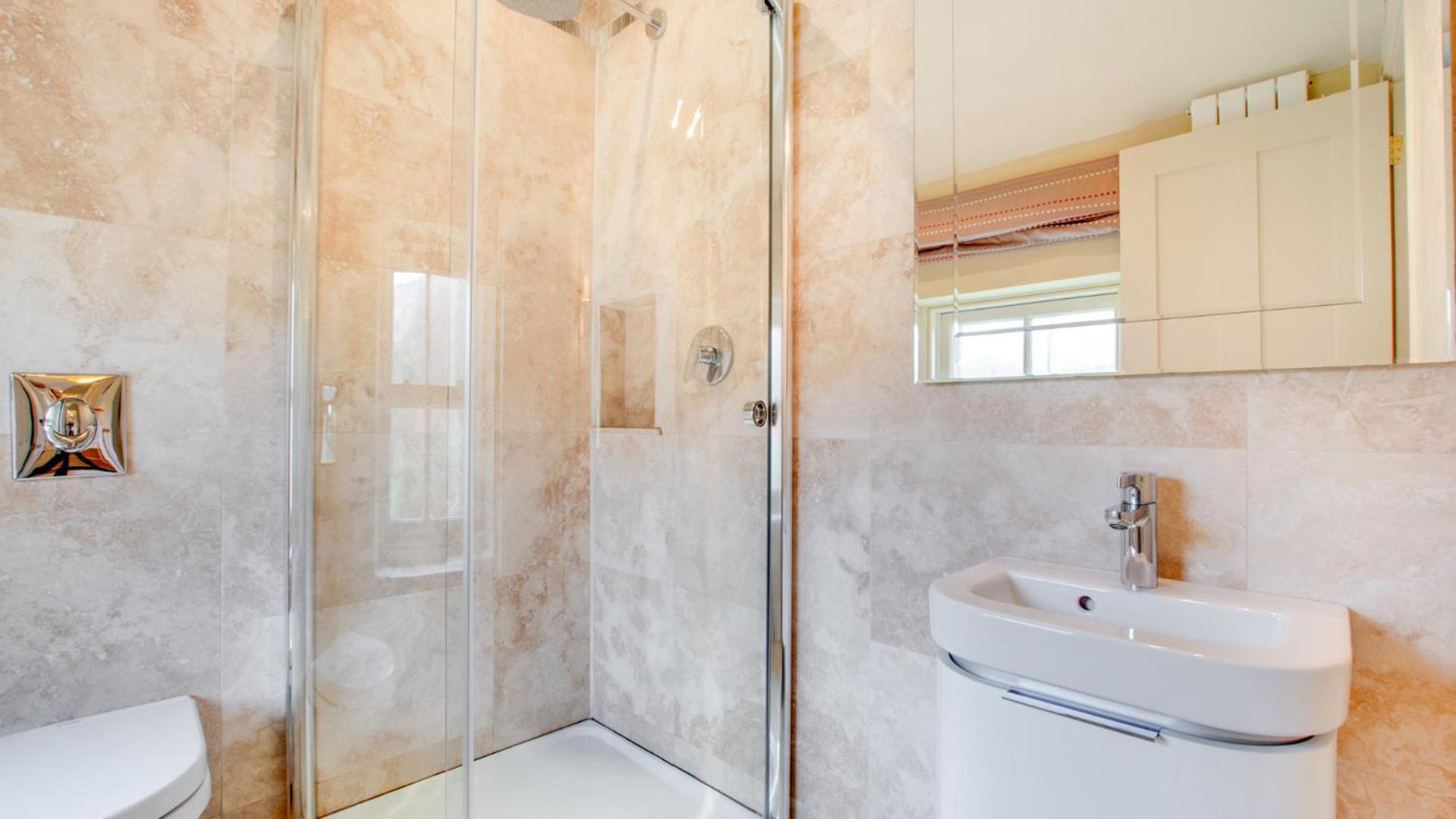 4 Bed in Gower oc-hh2112